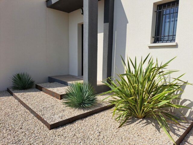 paysagiste, aménagement paysager, création de jardin, yucca rostrata, marche acier